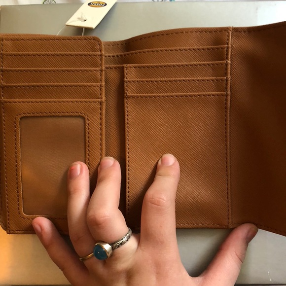 Fossil wallet NWT - Picture 2 of 6